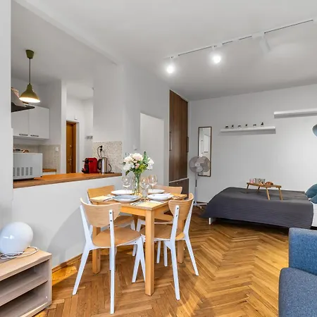 Apartment Tamka - Location, Park And Metro Nearby - By Rentujemy